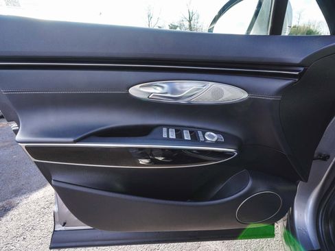 Used 2025 Genesis GV70 2.5T image 9