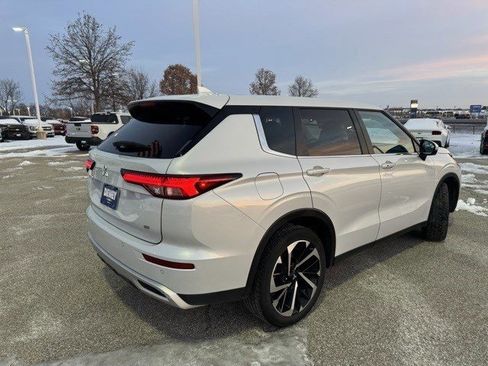 Used 2024 Mitsubishi Outlander SE image 7