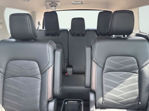 Used 2025 Nissan Pathfinder Platinum AWD/4WD image 30