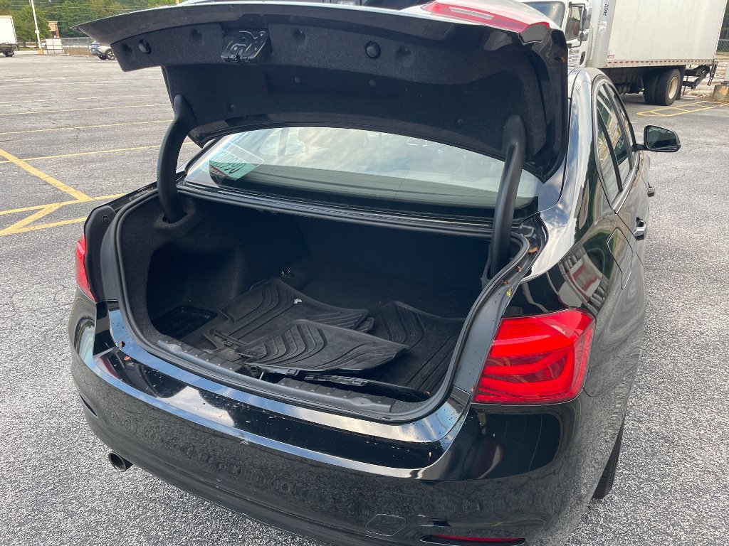 Used 2016 BMW 320i Sedan RWD image 18