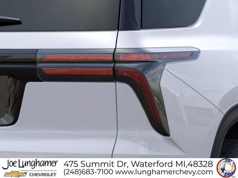 New 2026 Chevrolet Traverse LT w/ Sun and Wheel Package AWD/4WD image 13