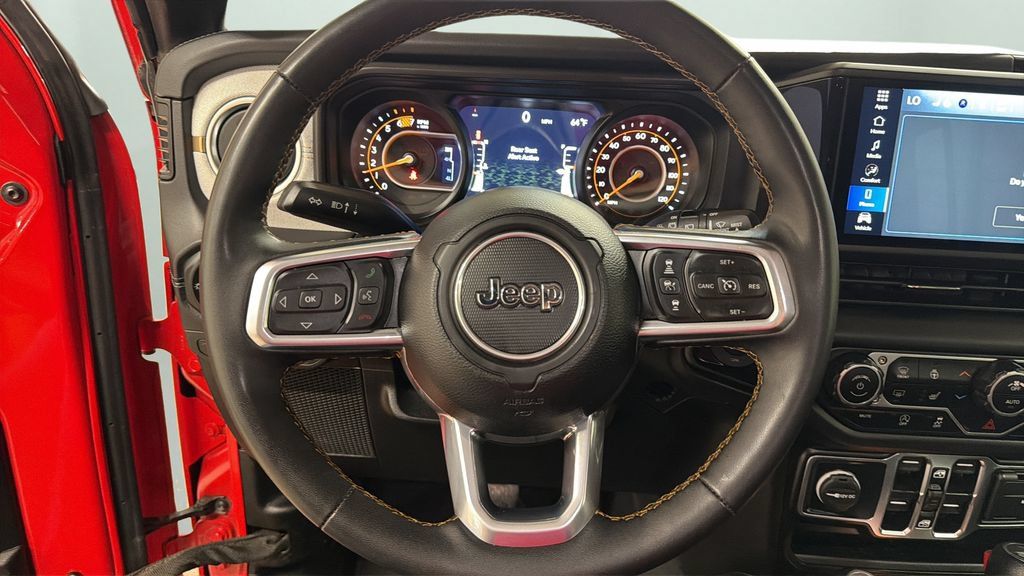 Used 2025 Jeep Wrangler Unlimited Sahara AWD/4WD image 12