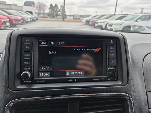 Used 2019 Dodge Grand Caravan SXT image 19