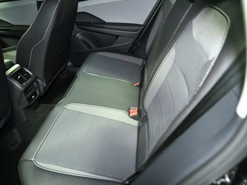 Used 2024 Volkswagen Taos SE image 44