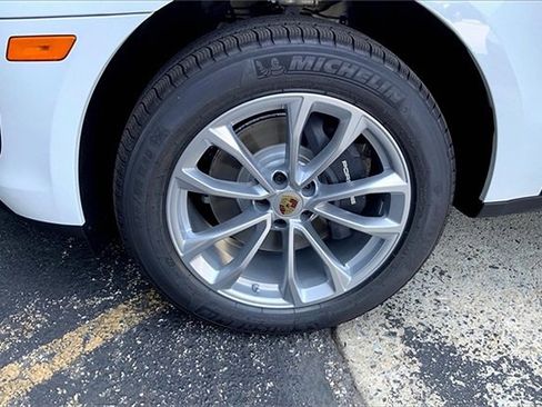 New 2025 Porsche Macan image 15