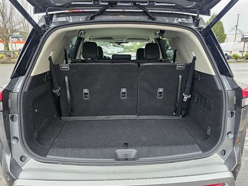 New 2025 Nissan Pathfinder SL image 11