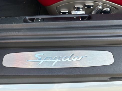 Used 2020 Porsche 718 Boxster Spyder RWD image 22