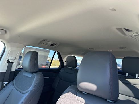 New 2026 Ford Explorer Active w/ Active Comfort Package image 14