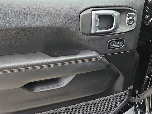 Certified 2023 Jeep Gladiator Overland image 21