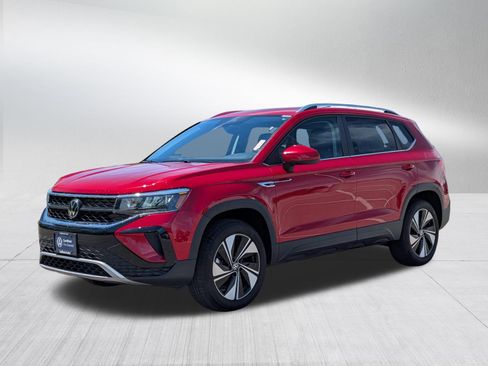 Certified 2024 Volkswagen Taos SE AWD/4WD image 3