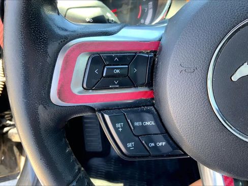 Used 2017 Ford Mustang Coupe RWD image 22