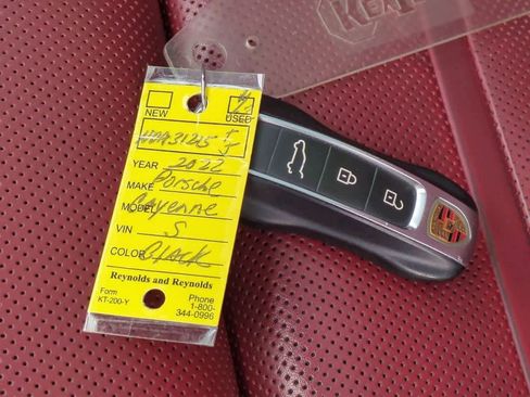 Used 2022 Porsche Cayenne S image 35