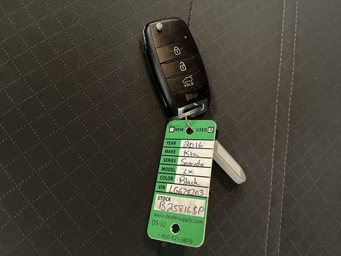 Used 2020 Kia Sorento LX FWD image 26