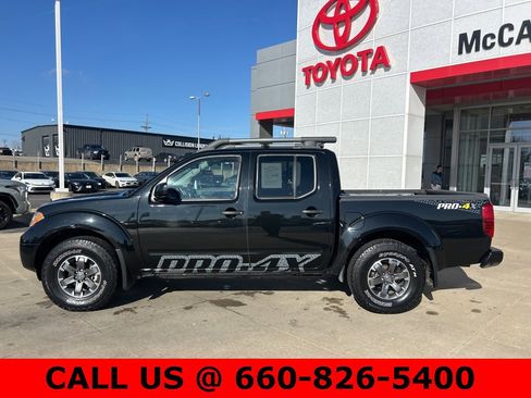 Used 2020 Nissan Frontier PRO-4X w/ Pro-4x Utility Package image 15