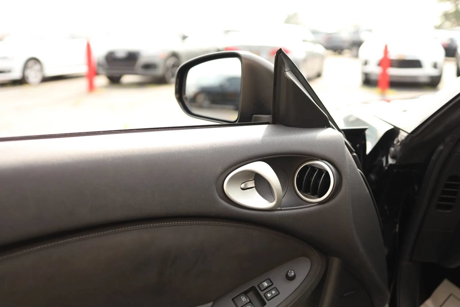 Used 2019 Nissan 370Z Touring RWD image 11