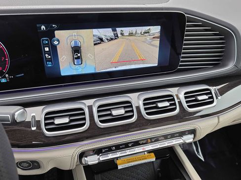 Certified 2025 Mercedes-Benz GLS 450 4MATIC image 9