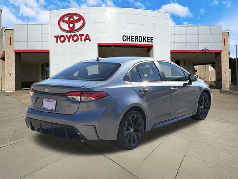 Used 2024 Toyota Corolla SE image 5