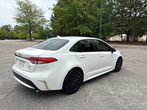 Used 2022 Toyota Corolla LE FWD image 5