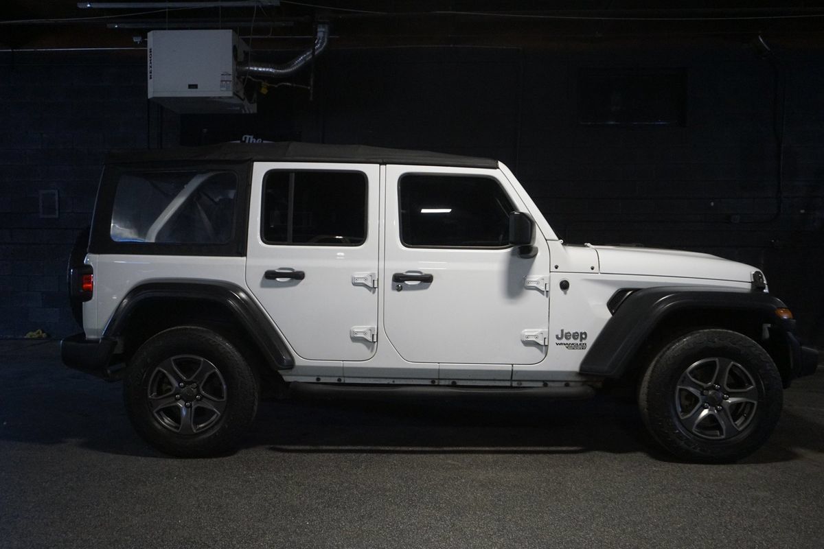 Used 2018 Jeep Wrangler Unlimited Sport AWD/4WD image 8
