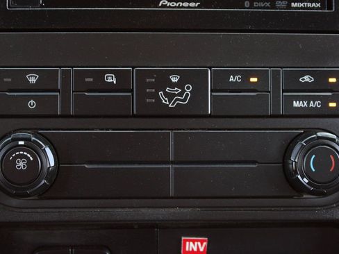 Used 2015 Ford F550 2WD Regular Cab Super Duty image 32