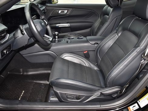 Used 2025 Ford Mustang GT Premium RWD image 8