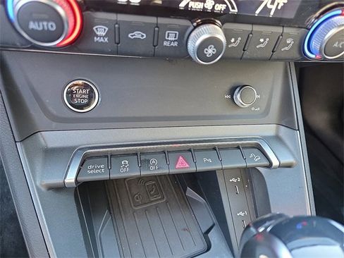 Certified 2025 Audi Q3 2.0T Premium w/ Convenience Package image 24