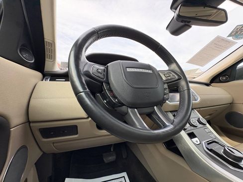 Used 2017 Land Rover Range Rover Evoque SE AWD/4WD image 28
