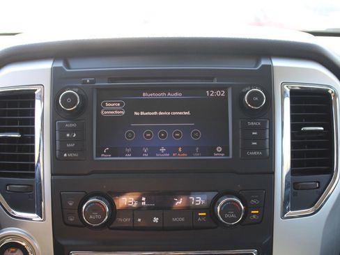 Used 2019 Nissan Titan SV w/ SV Convenience Package image 25