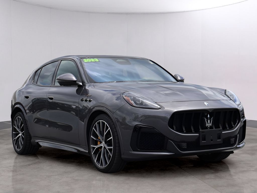 Used 2023 Maserati Grecale Trofeo AWD/4WD image 3