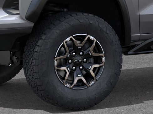 New 2026 Chevrolet Colorado ZR2 w/ Technology Package AWD/4WD image 9