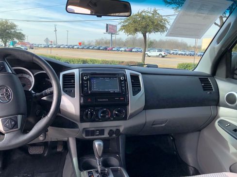 Used 2015 Toyota Tacoma PreRunner image 22