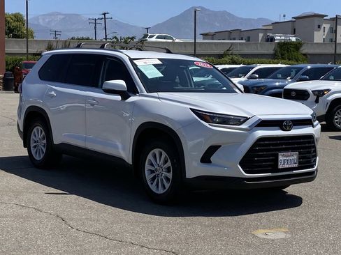 Certified 2024 Toyota Grand Highlander FWD image 45
