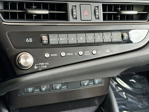 Certified 2025 Lexus ES 300h w/ Premium Package FWD image 21