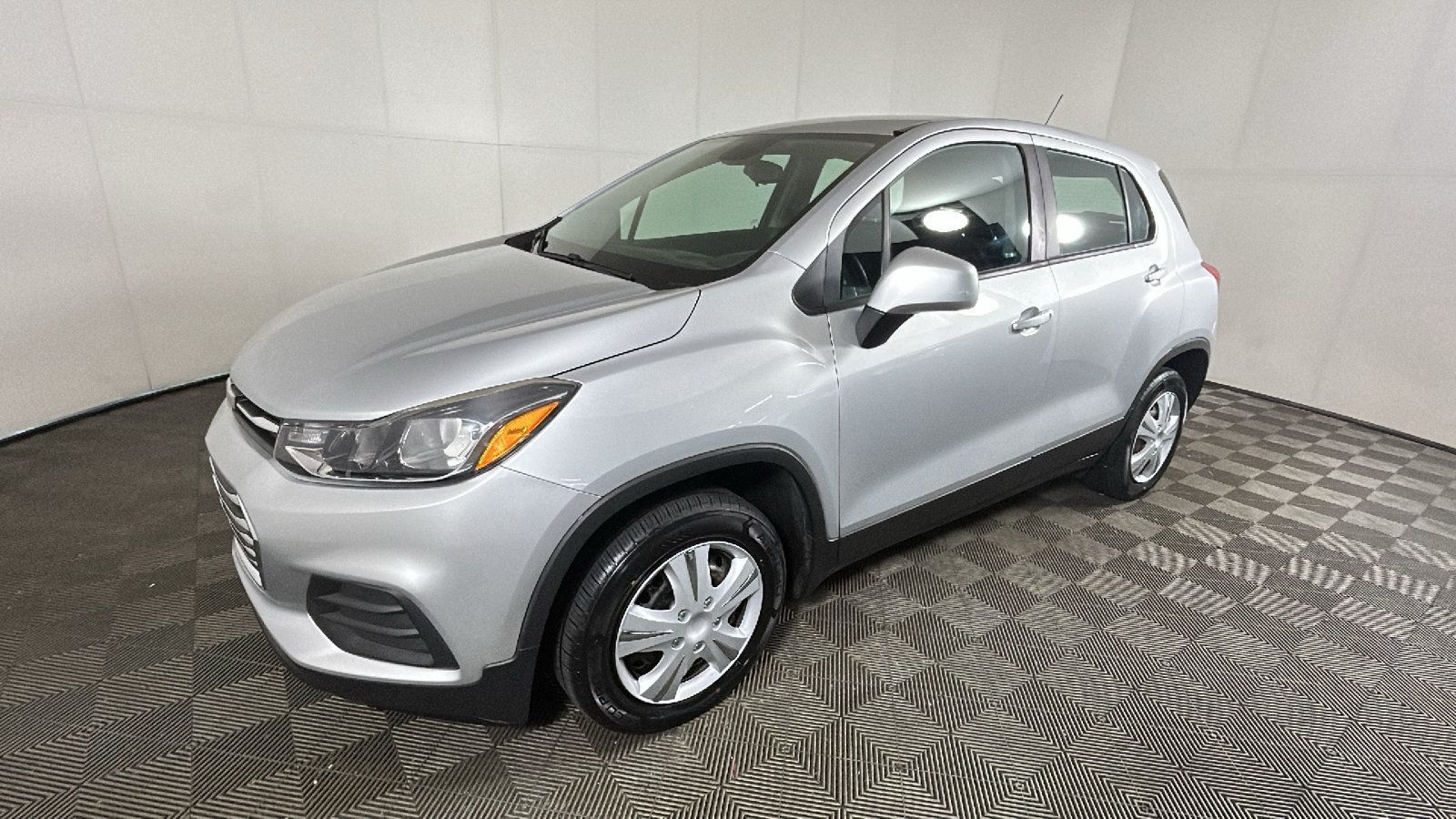 Used 2018 Chevrolet Trax LS FWD image 7