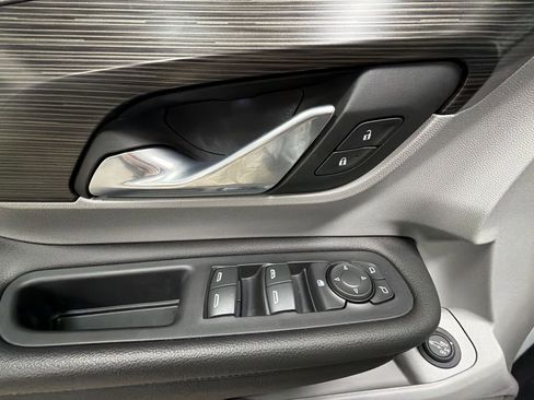 Used 2023 GMC Terrain SLE w/ Driver Convenience Package image 21