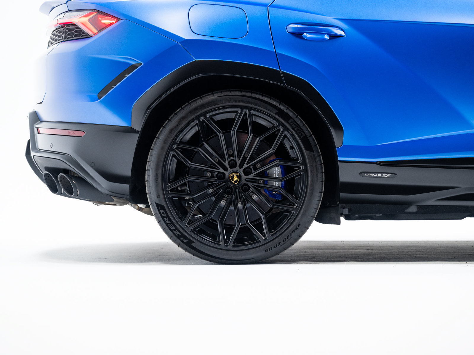 Used 2025 Lamborghini Urus SE AWD/4WD image 10