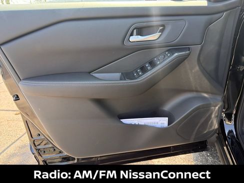 Certified 2026 Nissan Rogue SV FWD image 12