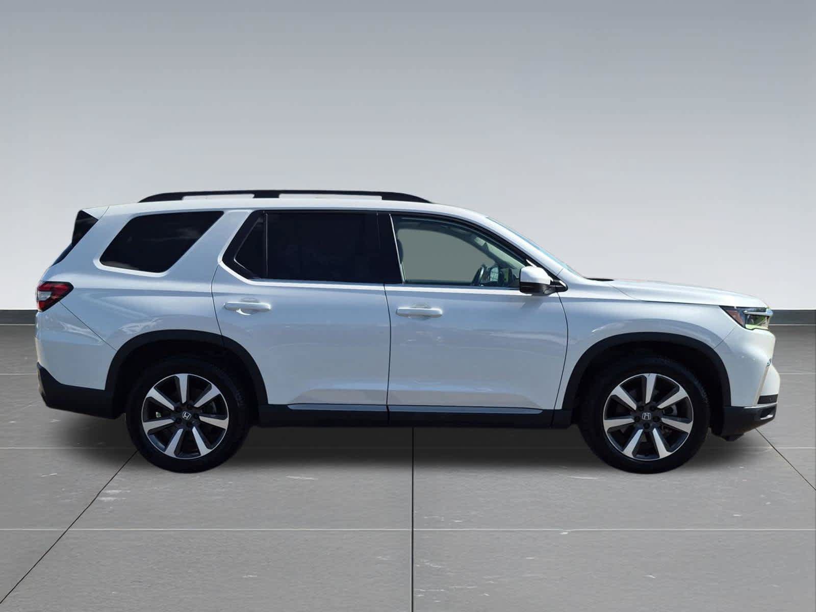 Certified 2024 Honda Pilot Touring image 7