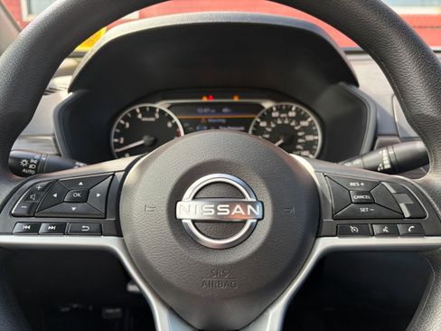 Used 2025 Nissan Altima 2.5 SV image 28