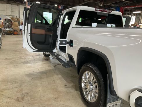 Used 2022 Chevrolet Silverado 3500 High Country w/ Z71 Off-Road Package AWD/4WD image 27