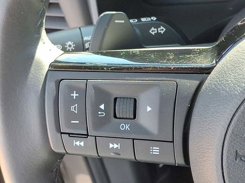 Used 2024 Nissan Rogue Platinum image 23