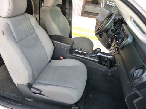 Used 2022 Toyota Tacoma SR image 26