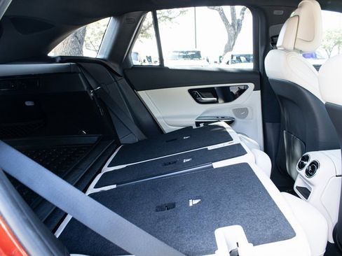 Used 2023 Mercedes-Benz GLC 300 4MATIC image 19