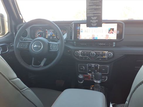 New 2025 Jeep Gladiator Mojave w/ Convenience Group image 10