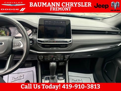 Used 2022 Jeep Compass Latitude w/ Sun and Sound Group AWD/4WD image 17