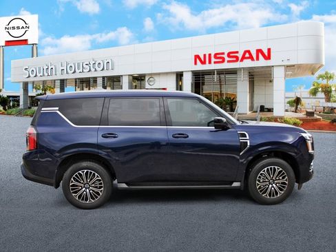 New 2025 Nissan Armada Platinum image 5