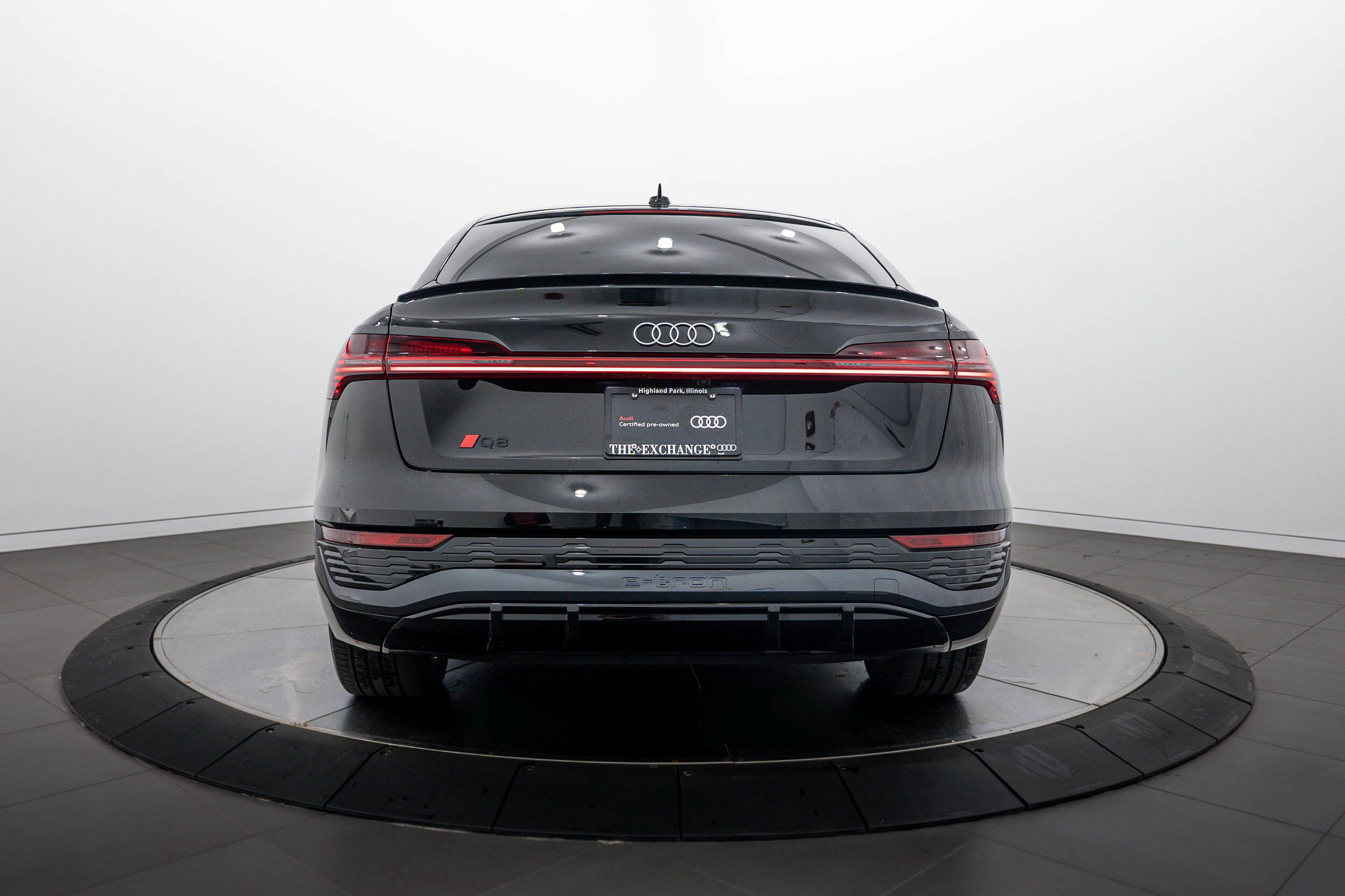 Certified 2024 Audi Q8 e-tron Prestige w/ Prestige Package AWD/4WD image 20