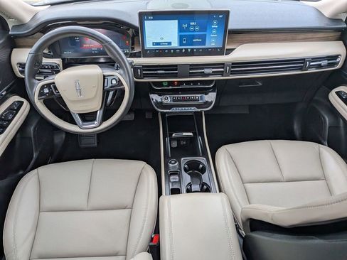 Used 2025 Lincoln Corsair Grand Touring w/ Towing Package AWD/4WD image 21