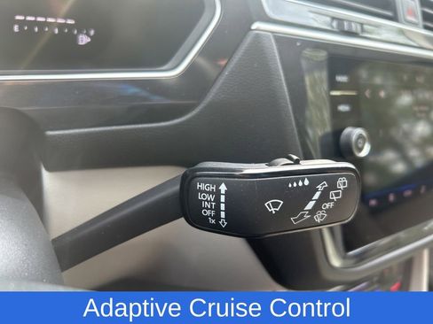 Used 2024 Volkswagen Tiguan SE image 15