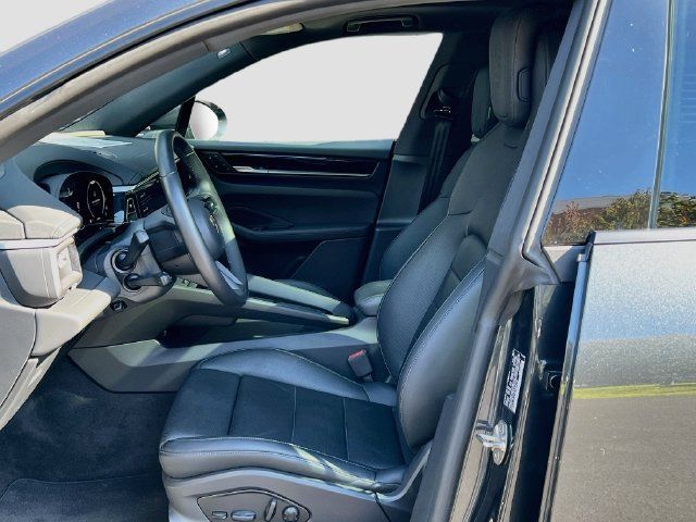 Certified 2025 Porsche Macan 4 Electric AWD/4WD image 22